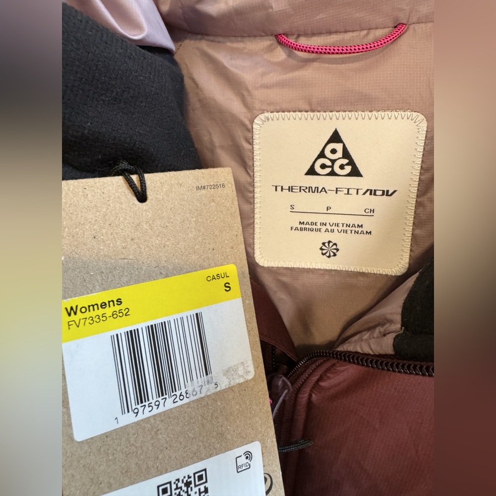 Nike ACG Therma-FIT ADV Rope de Dope Packable Jacket women’s size S NWT - Picture 3 of 6
